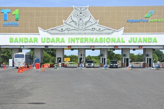 Private Airport Transfer Surabaya - Comfort and safety inside the car