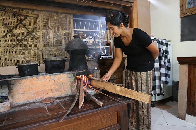 PRIVATE Balinese Cooking Class in Ubud with Dewa with Transfers - What the four-hour schedule really includes