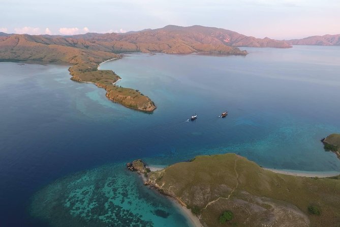Private boat trip Komodo 2 or more person for 3 days 2 nights, Kelor, Rinca... - Day three: sandbars, manta rays, turtles, and Kanawa