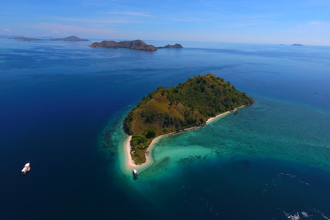 Private boat trip Komodo 2 or more person for 3 days 2 nights, Kelor, Rinca... - Life aboard the private boat