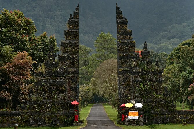 Private Full-Day Handara, Ulun Danu, Jatiluwih and Tanah Lot Tour - Ulun Danu Beratan: one hour beside the lake