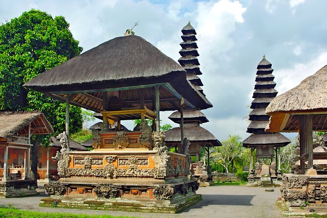 Private Full-Day Tour: Ulun Danu Beratan Temple, Jatiluwih and Tanah Lot Temple - Coffee, bees, and optional farm stops