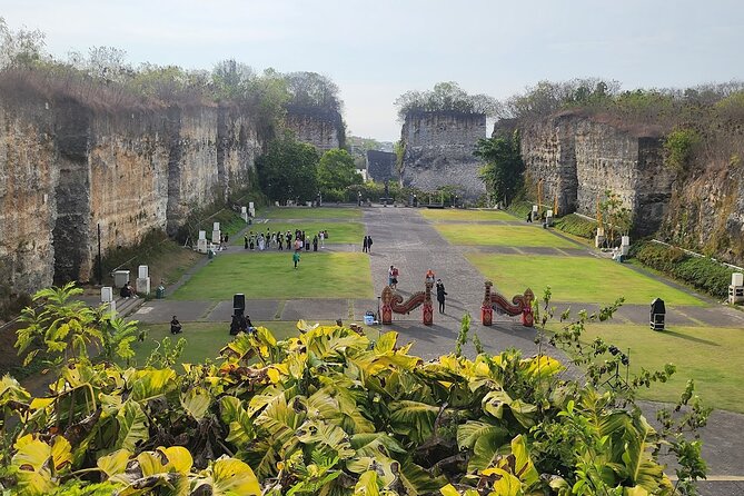 Private Half Day Nusa Dua Village All-Inclusive Tour - Lunch: an easy finish with local choices