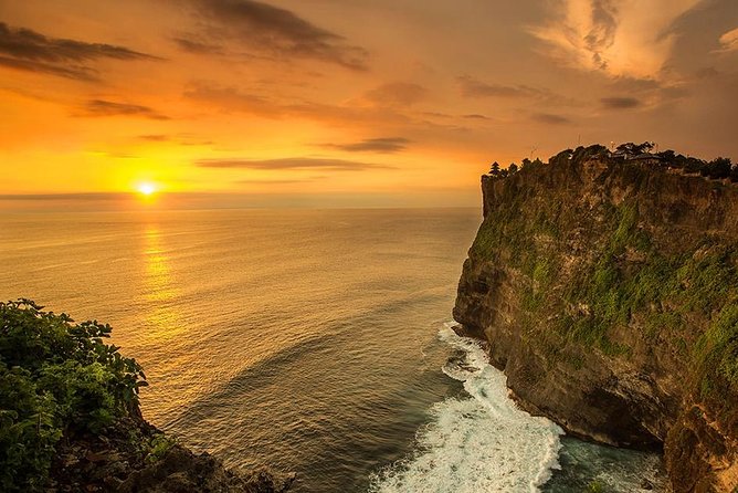 Private Inclusive Tours: 2 Days highlight of Bali - Day 2: Melasti, Padang Padang, and the cliffs of Uluwatu