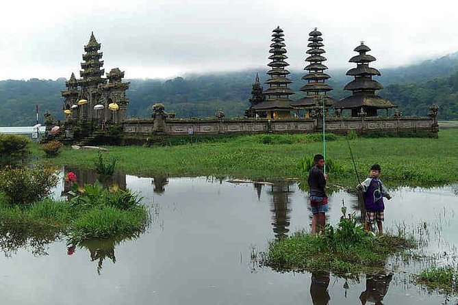 Private Munduk Waterfalls Trekking Tour - Ulun Danu Temple on the return journey