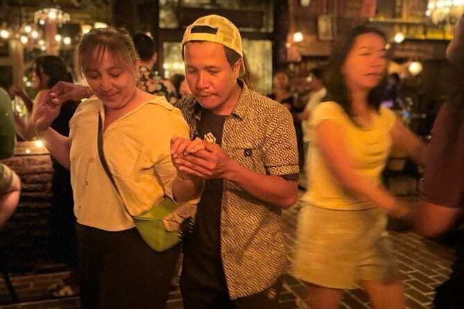Private Salsa and Bachata Dance in Bali - Moving from lesson to nightlife