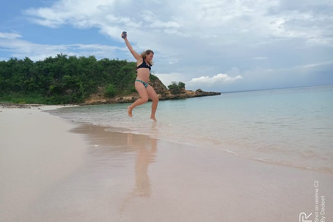 Private Snorkeling Tour In Pink Beach - What happens at Tanjung Luar Port