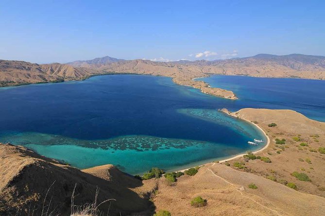Private tour 4 days 3 nights Komodo on boat, waterfall and Rangko cave - A four-day route that covers Komodo’s greatest hits