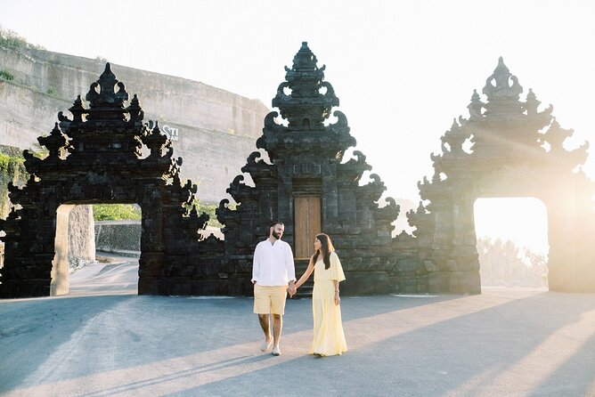 Private Tour Bali Beaches and Uluwatu Temple with Dinner - What the private car adds