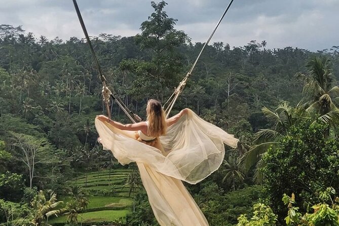 Private Tour Bali: Lempuyang Temple / Gate of Heaven, tirtagangga, waterfall. - Lunch at noon, paid separately