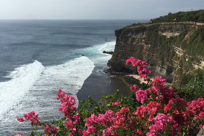 Private Tour: Highlights Uluwatu Temple & Southern Beaches Bali - Jimbaran Bay gives the day a relaxed finish