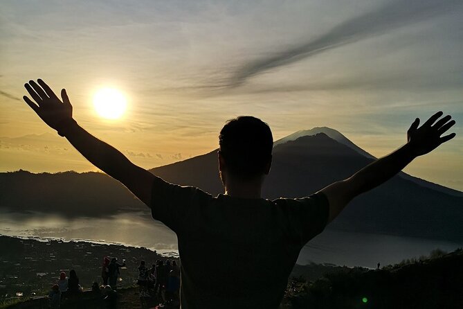 Private Tour : Mount Batur Sunrise Trekking With Private Guide - Breakfast with Lake Batur below