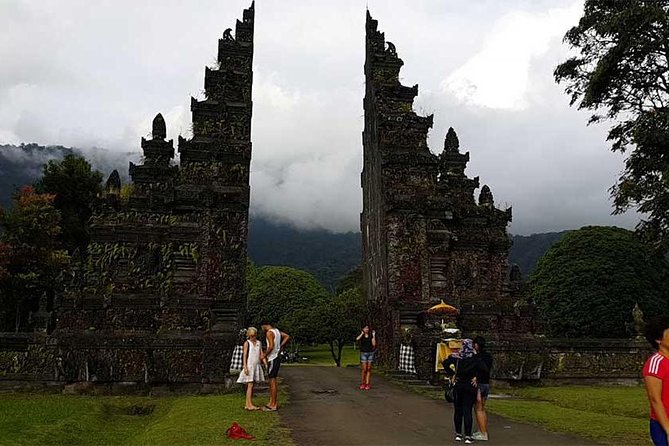 Private Tour: Ulun Danu Temple-Handara Gate-Wana Giri Hill&Tanah Lot Sunset - Tanah Lot at sunset: the right final stop