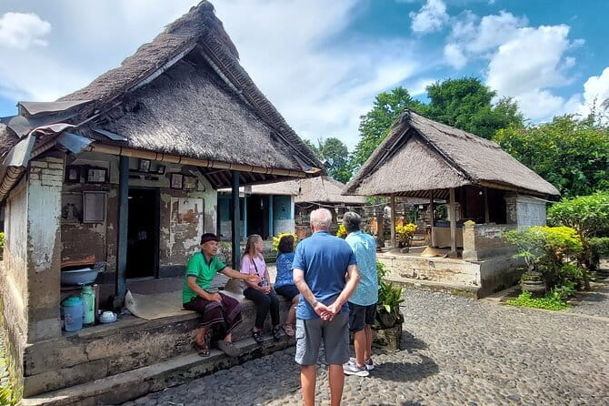 Private Tour Uluwatu Temple and Kecak Sunset Dance - What the private vehicle changes