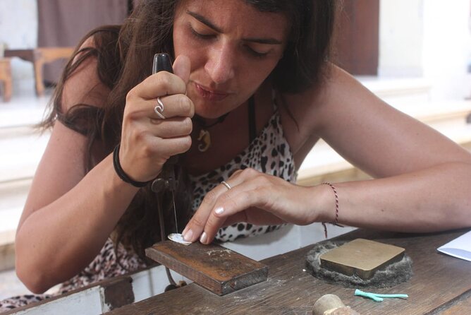 Private Traditional Bali Silver Jewelry Making Class - A warm welcome before the tools come out