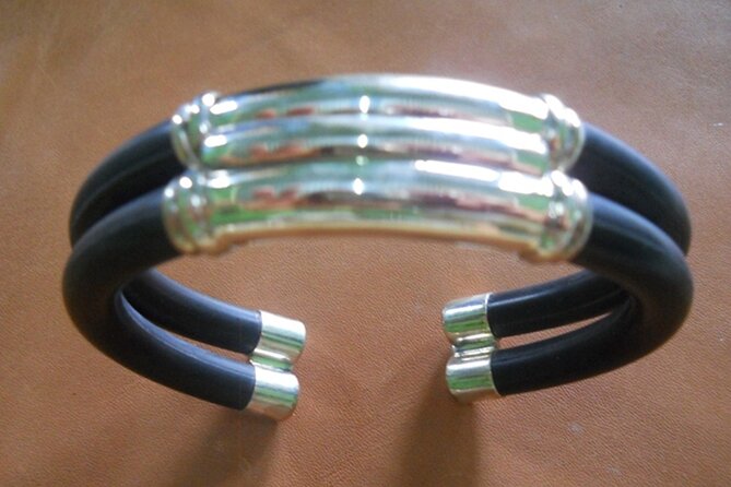 Private Traditional Bali Silver Jewelry Making Class - The final sanding and polishing