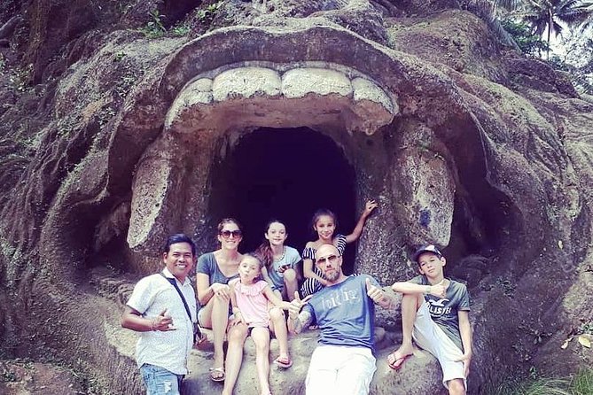 Private Ubud Tour Package - Ubud Traditional Art Market closes the day