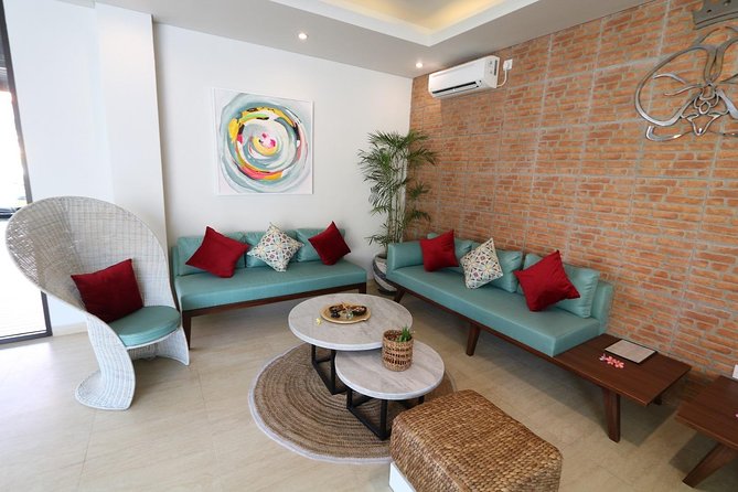 Royal Orchid Spa 90 Minutes Relaxing Massage. - Key points at a glance