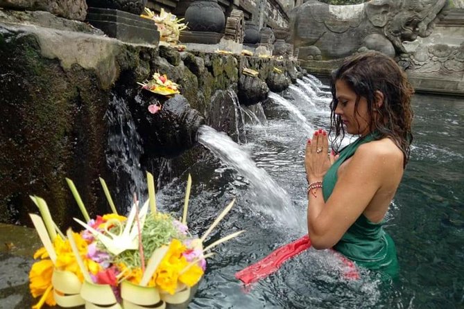 Skip the Line Tirta Empul Temple Entrance Ticket All Inclusive - A closer look at the temple visit