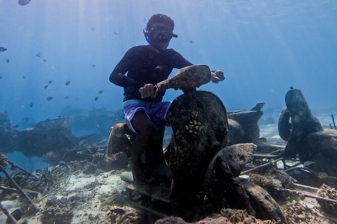 Snorkeling with turtle and statue in Gilis - Key points to know before you book