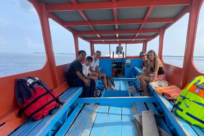 Snorkling trip 3 gili(terawangan, meno,air) - Gili Trawangan and the sunken scooters