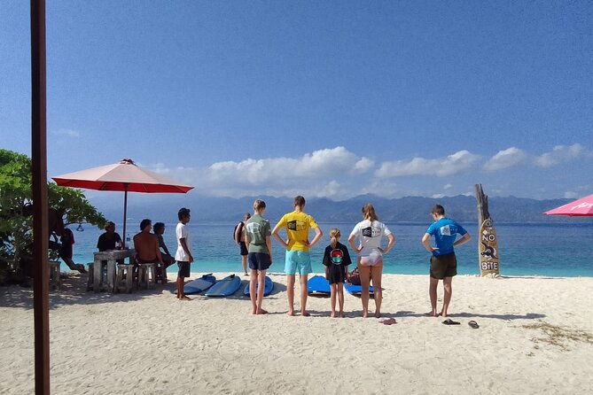 Sunny Surf School Gili Trawangan - Riding to the surf spot by bicycle