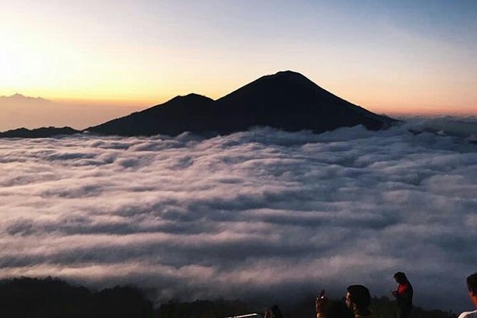 Sunrise mount batur trecking all inclusive - Private group, public mountain