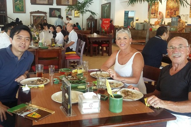 Surabaya Private Tour - Hotel Majapahit and old Surabaya