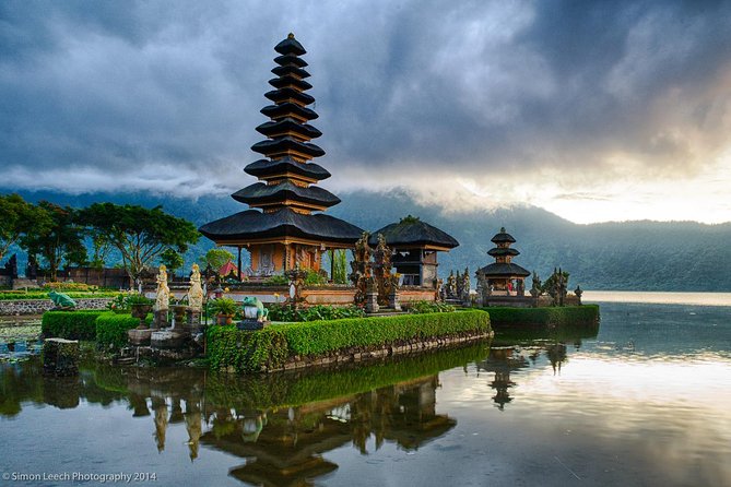Tanah Lot and North Bali Tour: Scenic Journey - Ulun Danu Beratan begins the day