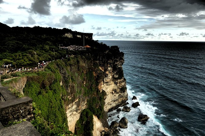 Tanah Lot and Uluwatu Temple Private Guided Tour - Tanah Lot: a dramatic first temple stop
