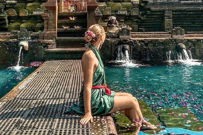 Tanah Lot Temple, Waterfall & Ubud Tour (Private & All-Inclusive) - Tanah Lot at 3:00 p.m., the day’s big finish