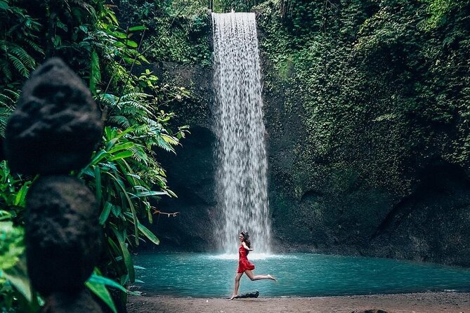 Trunyan Cemetery, Hot Spring, Penglipuran Village, and Waterfall Tour - Penglipuran Village and Bali’s traditional village design