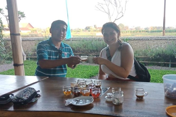 Tukad Cepung Besakih Lempuyang Temple Best of East Bali Tour - Lunch beneath Mount Agung