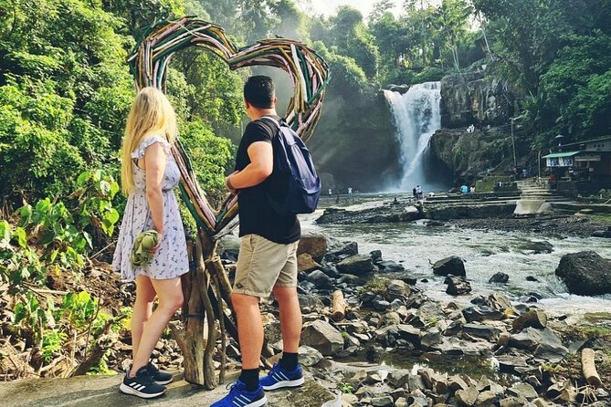 Ubud Bali Driver - Private Driver in Ubud - Kanto Lampo Waterfall: a short first stop