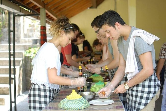 Ubud Cooking Class Bali with Balinese Chef - Start with Ubud’s traditional market