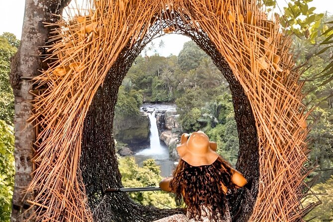 Ubud Day Tour: Sacred Monkey Forest, Tegenungan Waterfall, Rice Terrace - Ubud Traditional Art Market: use your private time wisely