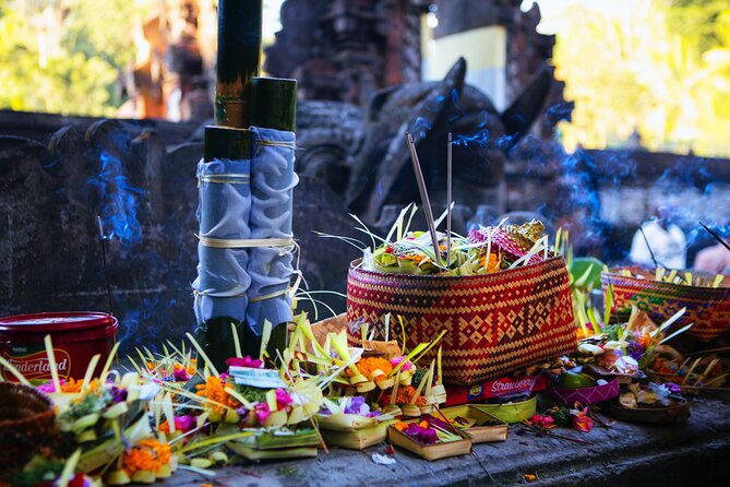 Ubud Experience | Full Day Private Tour in Ubud | FREE WIFI - Batuan Temple and Balinese village art