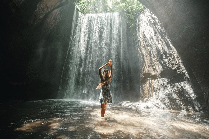 Ubud Instagram: Waterfall Tours - Kanto Lampo, the best stop for creative photos