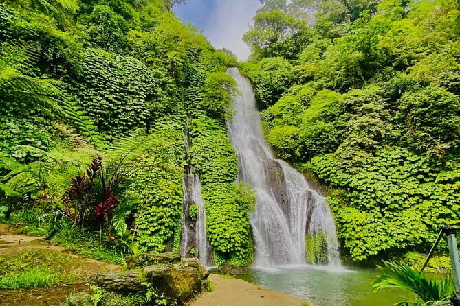 Ubud : Kintamani Downhill Cycling Tour with Lunch - A village school and Pura Desa Malet Gusti