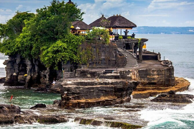 Ubud : Kintamani Downhill Cycling Tour with Lunch - Traditional family compounds and village life
