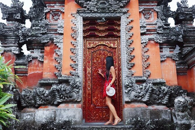 Ubud Private Full-Day Tour - Tegalalang Rice Terrace: scenery with a working side