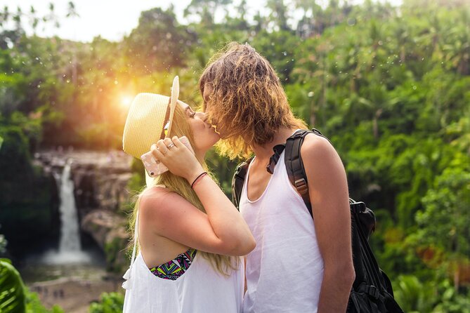 Ubud Private Tour: Monkey Forest - Tirta Empul Temple - Sacred Monkey Forest: temples, carvings, and close wildlife