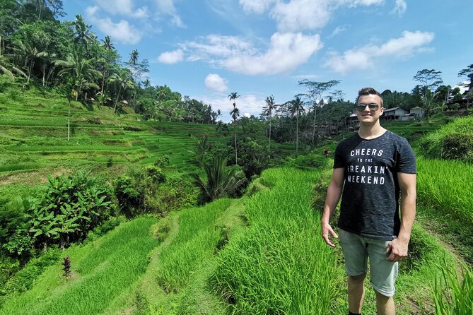 Ubud Village, Tegalalang Rice Terrace Swing, Tirta Empul Temple and Waterfafall - Who Will Get the Most From This Tour