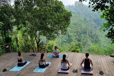Ubud yoga, rice terrace walk and floating Breakfast tour