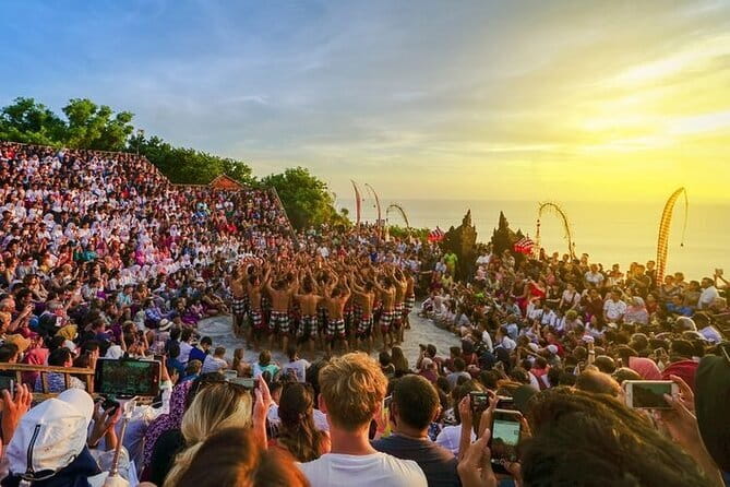 Uluwatu Kecak Tickets A Spectacular Show - Arriving at Uluwatu Temple Before the Show