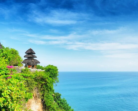 Uluwatu Sunset, Kecak Dance, and Dinner Jimbaran Beach - The evening in five useful points
