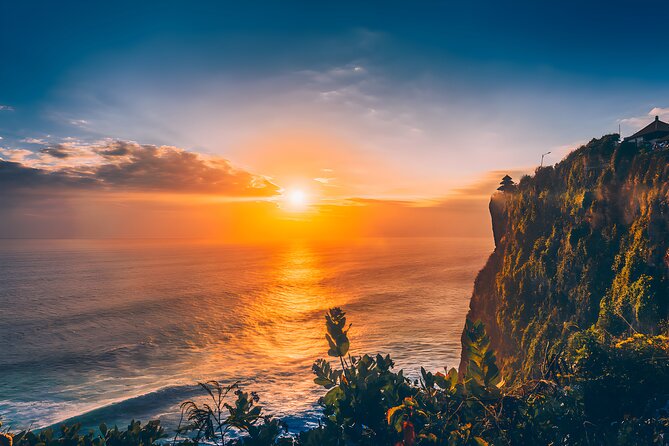 Uluwatu Sunset Tour: Kecak and Fire Dance with Jimbaran Dinner - Jimbaran Bay and the included seafood meal