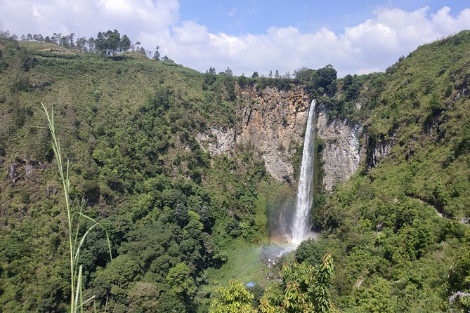 Wonderful 7 Days North Sumatra Tour (Include: 2 Days 1 Night Jungle Trekking) - Day 4: Mount Sibayak, hot springs, and local fruit