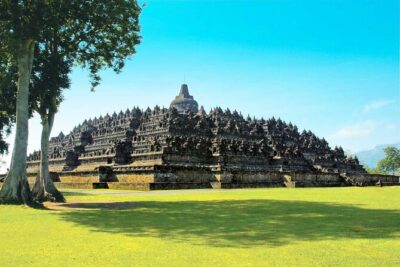 Borobudur Climb-up & Prambanan Day Trip All Inclusive