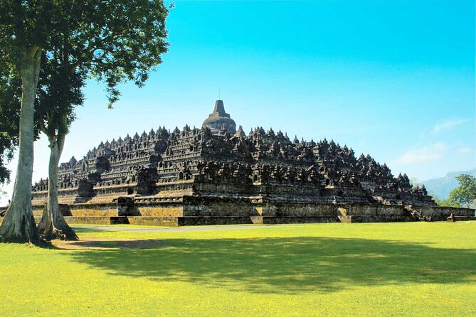 Yogyakarta: Borobudur Climb-up & Prambanan Day Trip All Inclusive - Optional Mendut and Pawon temples
